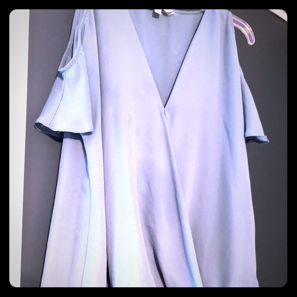 Cold shoulder top